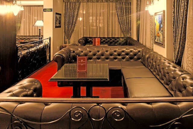 パーク ホテル プロウディフ