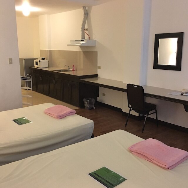 ひまわり ホテル