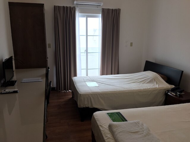 ひまわり ホテル