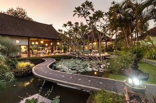 ヴィラ タマン ディ ブラユ