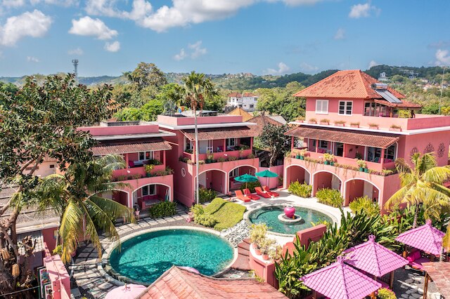 ピンクココ ウルワツ - コンスタント サプライゼズ & フォー クール アダルツ オンリー