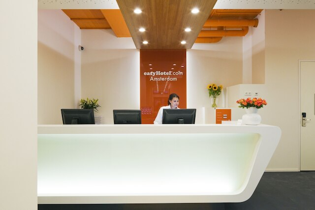 イージーホテル アムステルダム シティ センター サウス