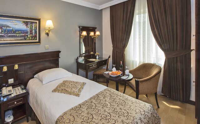 ラレリ ゴネン ホテル