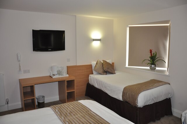 クイーンズ ホテル