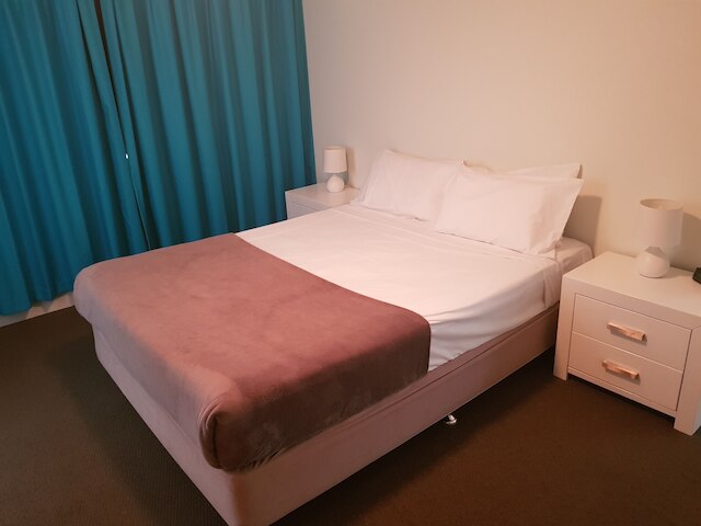 セント トロペ アパートメンツ