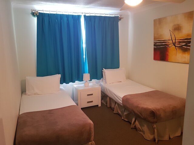 セント トロペ アパートメンツ