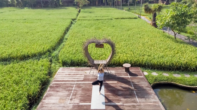 カジャネ ヤンロニ