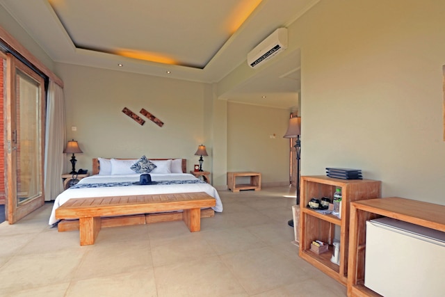 カジャネ ヤンロニ