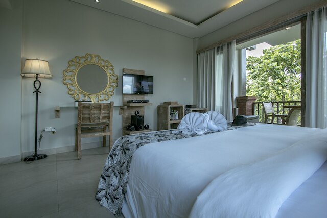 カジャネ ヤンロニ