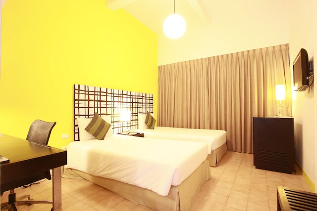 ザ エンバシー サトーン