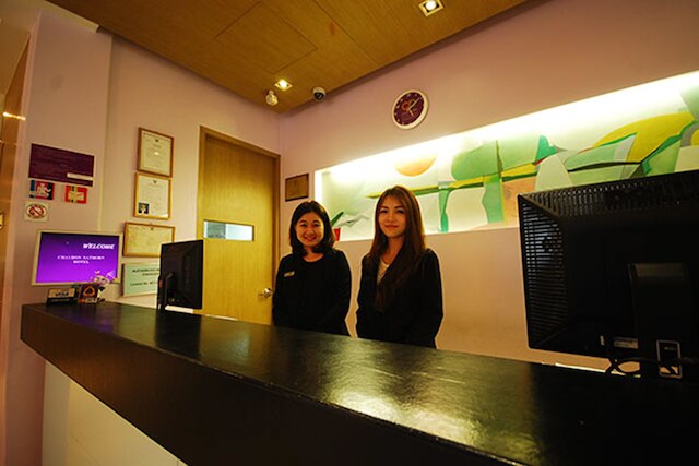 ザ エンバシー サトーン