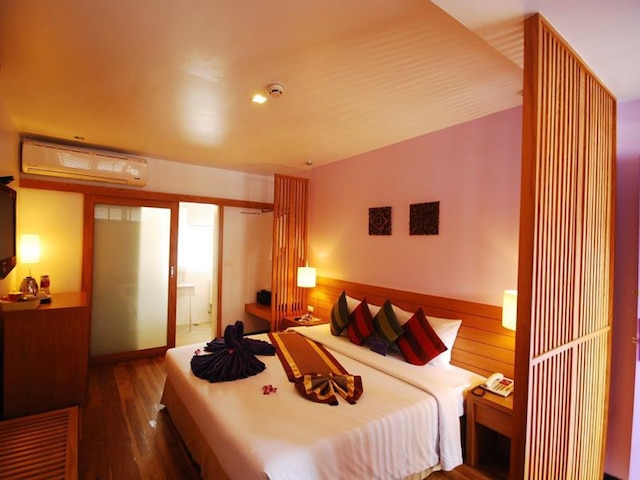 ザ エンバシー サトーン