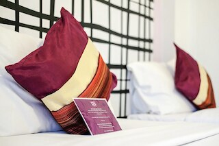 ザ エンバシー サトーン