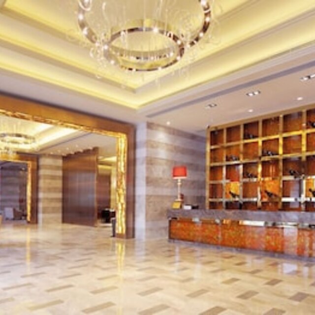 ロイヤル スイーツ & タワー