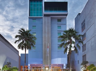 スパークスライフジャカルタ、ARTOTELキュレイテッド