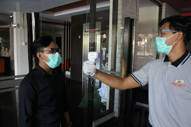 100 サンセット ホテル