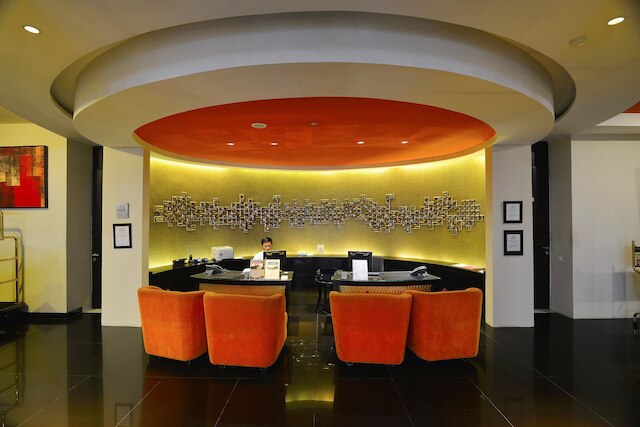 100 サンセット ホテル