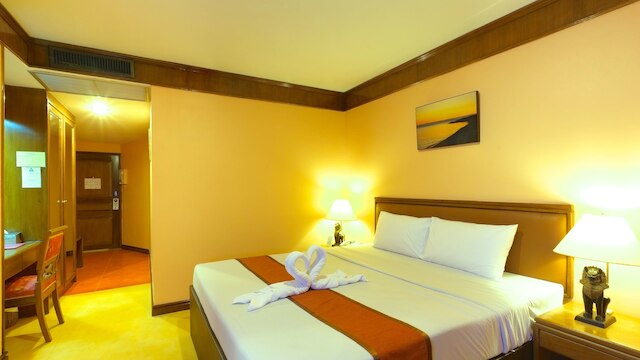 シロム アベニュー イン