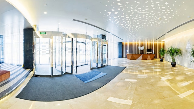 ホリデイ・イン エクスプレス上海金沙 by IHG (上海金沙智選假日酒店)