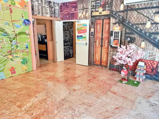 サンドゥオ ホテル (高雄三多商務旅店)