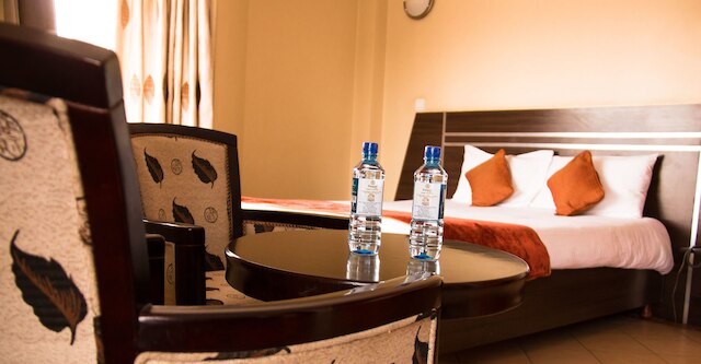 ナイロビ トランジット ホテル