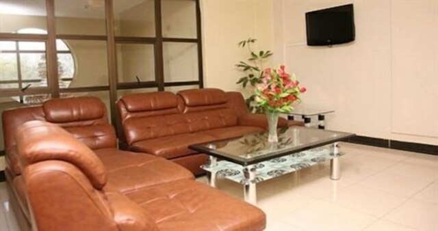 ナイロビ トランジット ホテル