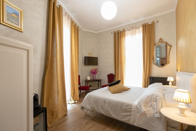 ゴールデン ルームズ