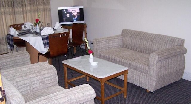 シティ ホームズ ホテル