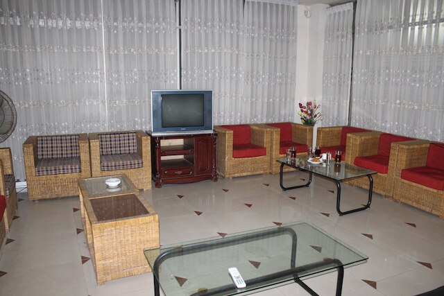 シティ ホームズ ホテル