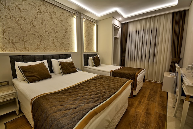 サミール デラックス ホテル