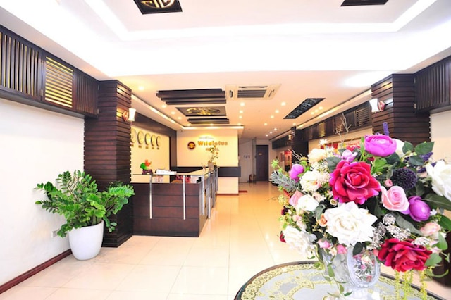 ワイルドロータスアパートメント 2