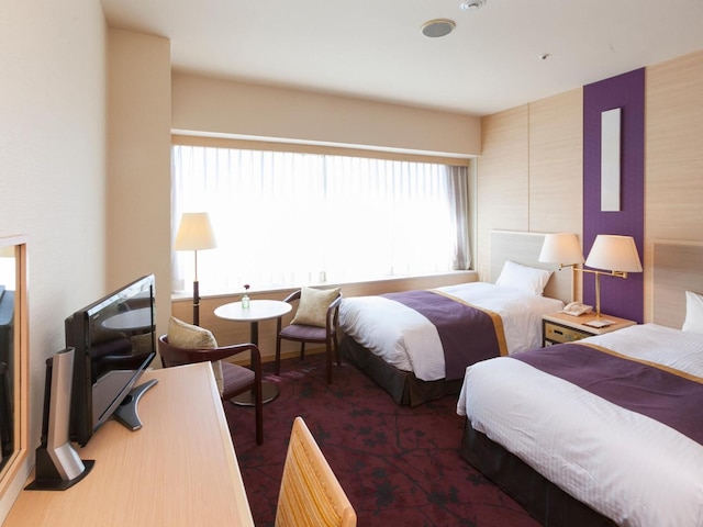 調布クレストンホテル