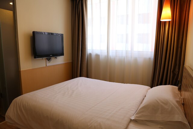 バイユン シティ ホテル (白云城市酒店)