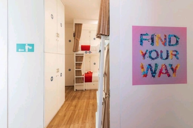 オゾラ ティイング トゥトゥル ホステル チャングー - アダルト オンリー