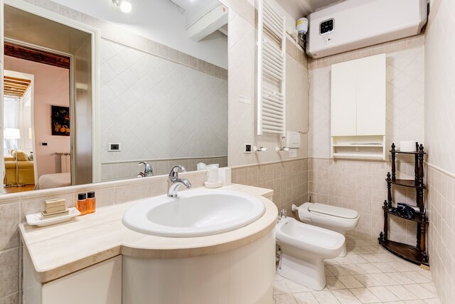 ヒストリカル アパートメント ニア スパニッシュ ステップス