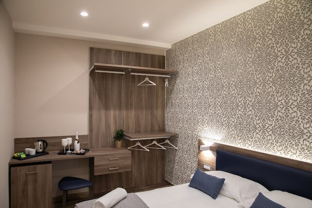 ファマル アパートメンツ