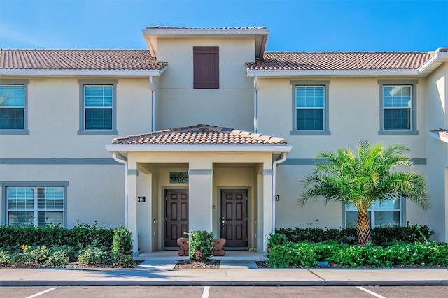 ビューティフル 4 ベッドルーム 3 バス タウンホーム