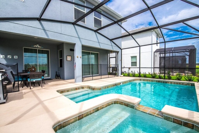 6 ベッド 5 バー ヴィラ ウィズ プール スパ & レイク ビュー