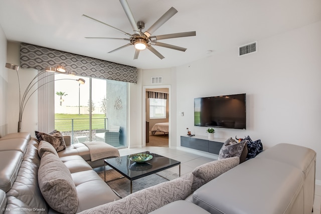 ビューティフル 3 ベッドルーム 2 バス コンド