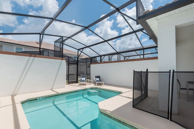 4 ベッドルーム タウン ホーム ウィズ プール