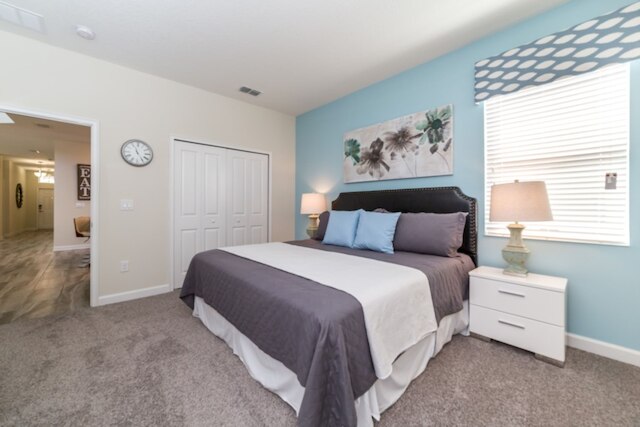 クール アンド モダン 5 ベッド 4 バー ゲーム ルーム プール スパ 4724 SH