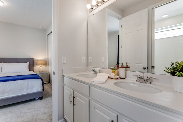 9 ベッド 6.5 BH ウィズ ゲーム ルーム アンド プール