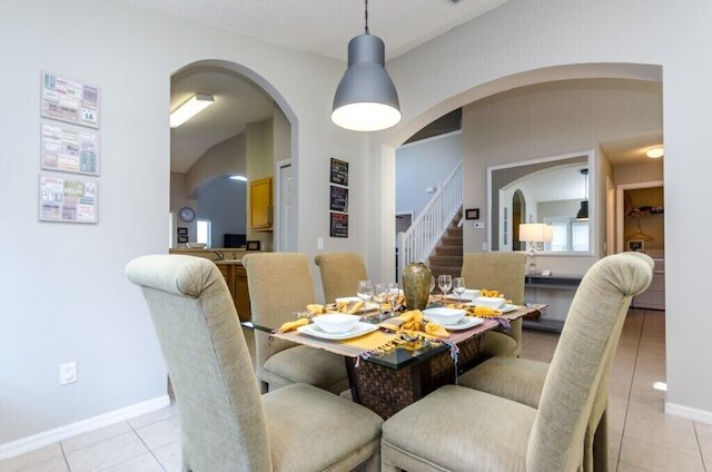 4 ベッドルーム ホーム ウィズ プール テーブル