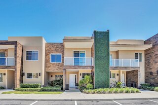 モダン マジック ビレッジ リゾート タウンハウス 7620