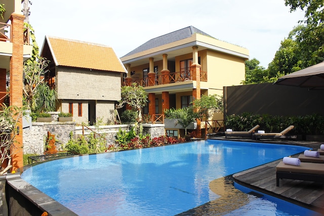 メラク ビレッジ