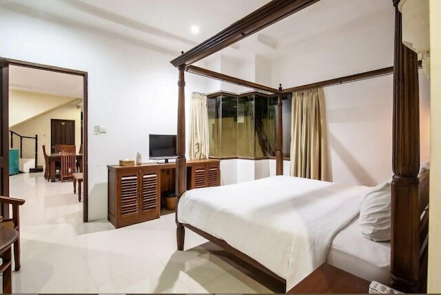 8 BR プライベート プール ヴィラ ウォーク トゥ スミニャック ビーチ