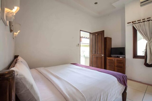 PB - ベッドR - V1 & V2 ベッBR プライベート プール ヴィラ ウォーク トゥ スミニャック ビーチ