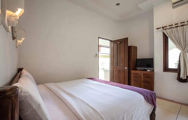 PB - ヴィラ 1 - 3 ベッドーム  3 BR プライベート プール ヴィラ ウォーク トゥ スミニャック ビーチ