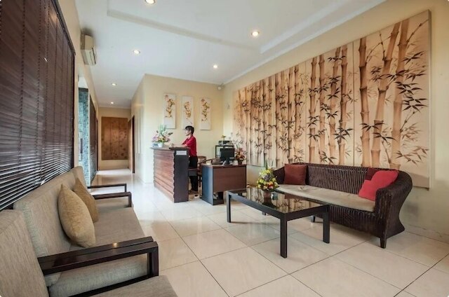 4 バスルーム プライベート プール ヴィラ ニア スミニャック ビーチ バリ