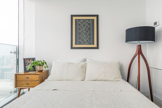 スカイ ホーム ウィズ スタニング ビュー オブ トロント アンド レイク オンタリオ